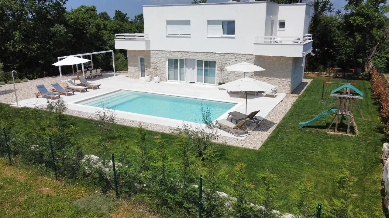 Villa Lu Prkacini 0*,